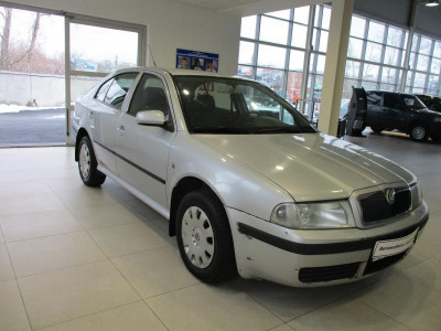ŠKODA Octavia 1.6 MT (102 л. с.)