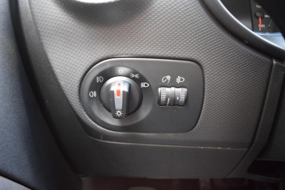 SEAT Leon 1.2 TSI MT (105 л. с.)
