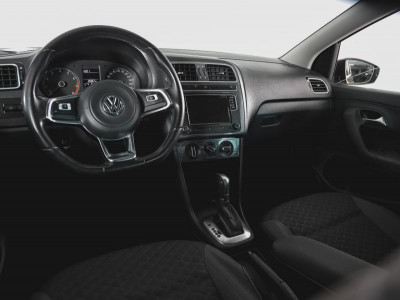 Volkswagen Polo 1.6 MPI AT (110 л. с.) Drive