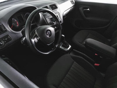 Volkswagen Polo 1.6 MPI AT (110 л. с.) Comfortline