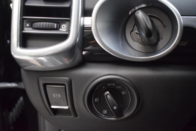 Porsche Cayenne S 4.8 Tiptronic AWD (400 л. с.)