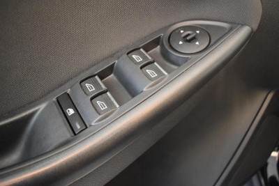 Ford Focus Универсал 1.6 Ti-VCT MT (125 л. с.) Sync Edition