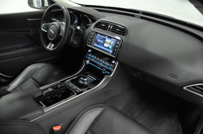 Jaguar XE 2.0 D AT (180 л. с.) Pure
