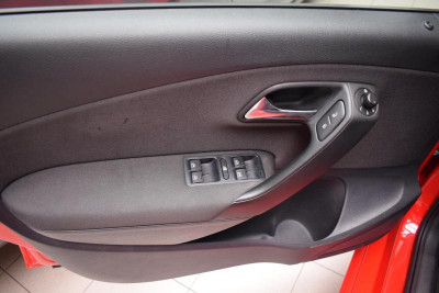 Volkswagen Polo 1.4 DSG (85 л. с.)
