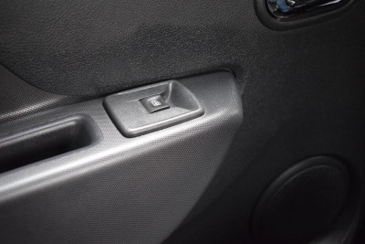 Renault Logan 1.6 MT (82 л. с.)