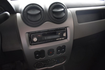 Renault Logan 1.6 MT (84 л. с.)