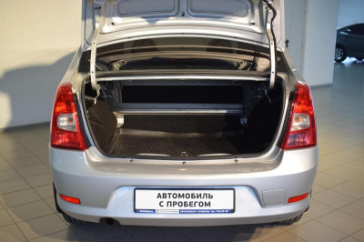 Renault Logan 1.6 MT (84 л. с.)