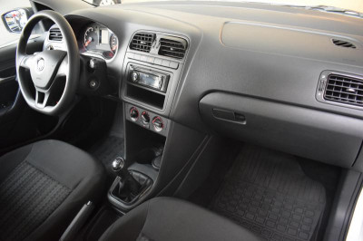 Volkswagen Polo 1.6 MPI MT (110 л. с.)