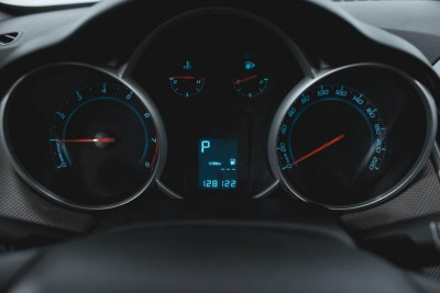 Chevrolet Cruze 1.6 AT (109 л. с.)