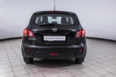 Nissan Qashqai 2.0 CVT 4WD (140 л. с.)