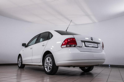 Volkswagen Polo 1.6 Tiptronic (105 л. с.)