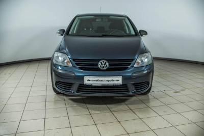Volkswagen Golf 1.6 MT (101 л.с.)