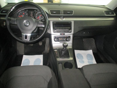 Volkswagen Passat 1.8 TSI MT (152 л. с.)