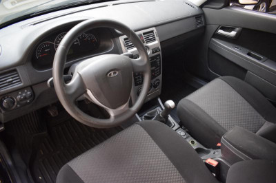 LADA Priora 1.6 MT (98 л. с.)
