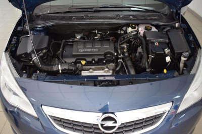 Opel Astra 1.4 Turbo AT (140 л. с.)