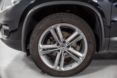 Volkswagen Tiguan 1.4 TSI BlueMotion MT (122 л. с.)