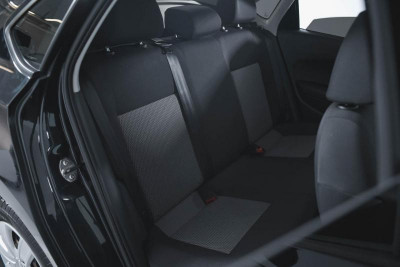 Volkswagen Polo 1.6 MT (105 л. с.)
