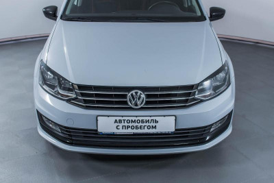 Volkswagen Polo 1.6 MPI AT (110 л. с.)