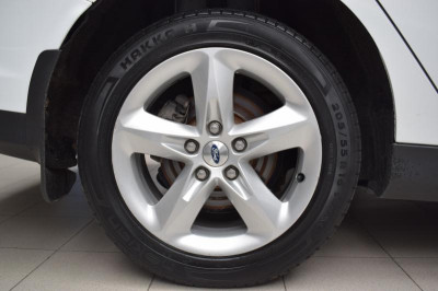 Ford Focus 1.6 MT (105 л. с.)