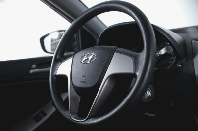 Hyundai Solaris 1.4 AT (107 л. с.) Active