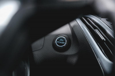 Ford Focus 1.6 MT (125 л. с.)