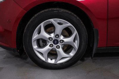 Ford Focus 1.6 MT (125 л. с.)