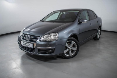 Volkswagen Jetta 1.6 MT (105 л. с.)