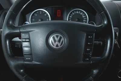 Volkswagen Touareg 2.5 TDI AT (174 л. с.)