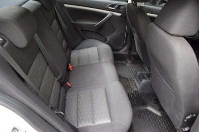 ŠKODA Octavia 1.6 MultiFuel MT (102 л. с.)