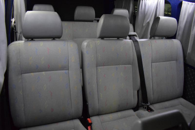 Volkswagen Transporter 2.5 TDI Kombi L MT (130 л. с.)