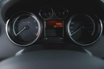 Peugeot 308 1.6 MT (120 л. с.)