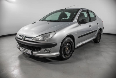 Peugeot 206 1.4 MT (75 л. с.)