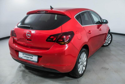Opel Astra 1.6 AT (115 л. с.)