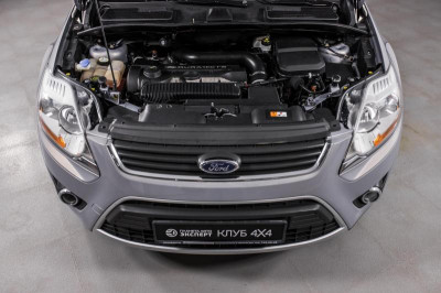 Ford Kuga 2.5 MT AWD (200 л. с. '11)