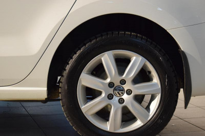Volkswagen Polo 1.6 MT (105 л. с.)