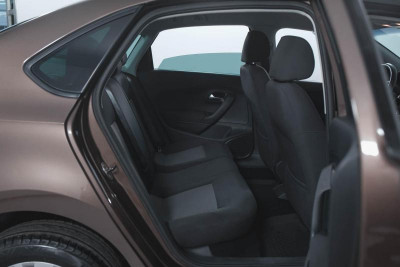 Volkswagen Polo 1.6 Tiptronic (105 л. с.)