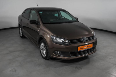 Volkswagen Polo 1.6 Tiptronic (105 л. с.)