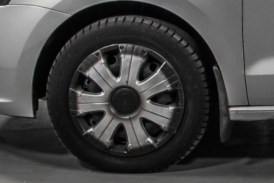 Volkswagen Polo 1.6 MT (105 л. с.)