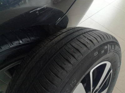 Renault Fluence 1.6 MT (110 л. с.)