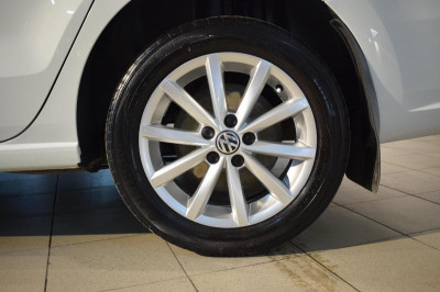 Volkswagen Polo 1.6 MT (105 л. с.)