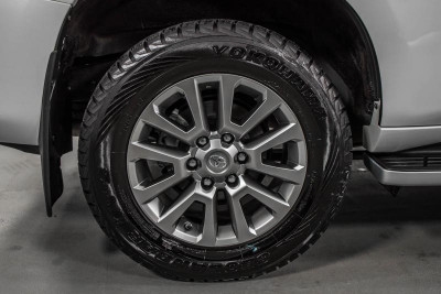 Toyota Land Cruiser Prado 2.8d AT (177 л.с.) 4WD Люкс 7D