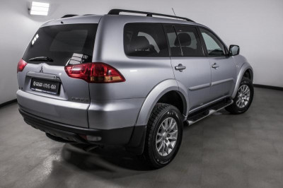 Mitsubishi Pajero Sport 2.5 DI-D AT AWD (178 л. с.)