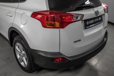 Toyota RAV4 2.0 CVT (146 л. с.)