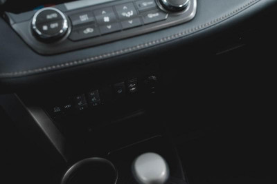 Toyota RAV4 2.0 CVT (146 л. с.)