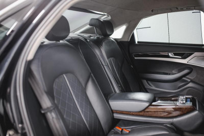 Audi A8 4.2 FSI L quattro tiptronic (372 л. с.)