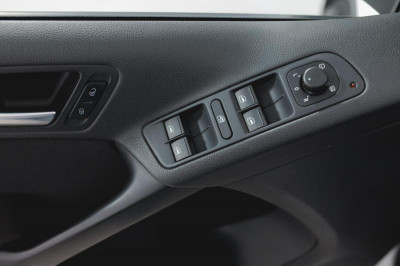 Volkswagen Tiguan 2.0d AT (140 л.с.) 4WD