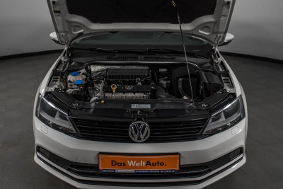 Volkswagen Jetta 1.6 MPI AT (105 л. с.)