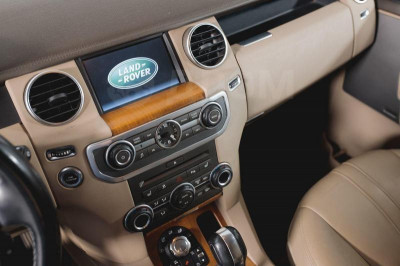 Land Rover Discovery 3.0 TD AT (245 л. с.)