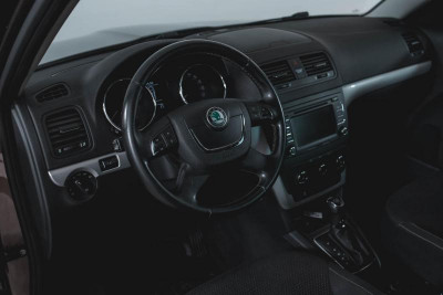 ŠKODA Yeti 1.4 TSI DSG (122 л. с.)