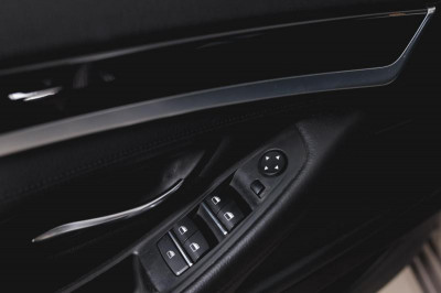 BMW 5 серия 528i AT (245 л. с.)